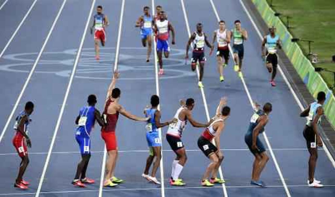 JO 2016 Le relais 4X400 m en finale au couloir 4 entre la Jamaïque (3