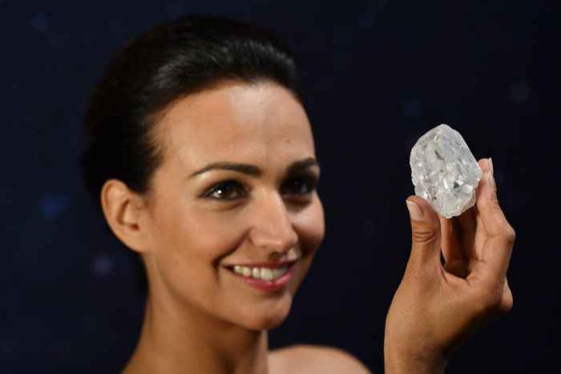 Le plus gros diamant brut du monde vendu pour 53 millions Metrotime — free download