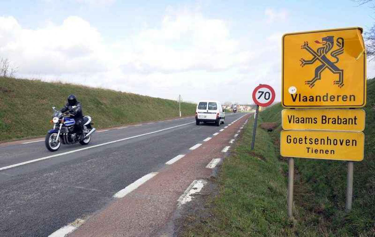 70 km/u wordt de norm buiten bebouwde kom - Metrotime