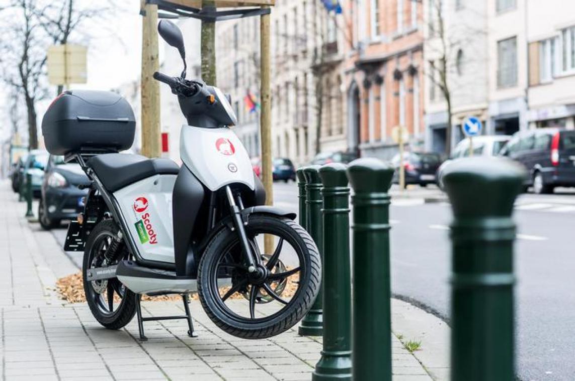 Deeldienst van elektrische scooters breidt uit in Brussel Metrotime