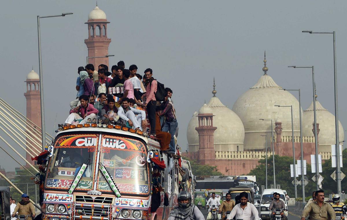 IN BEELD. Moslims vieren het einde van de ramadan - Metrotime