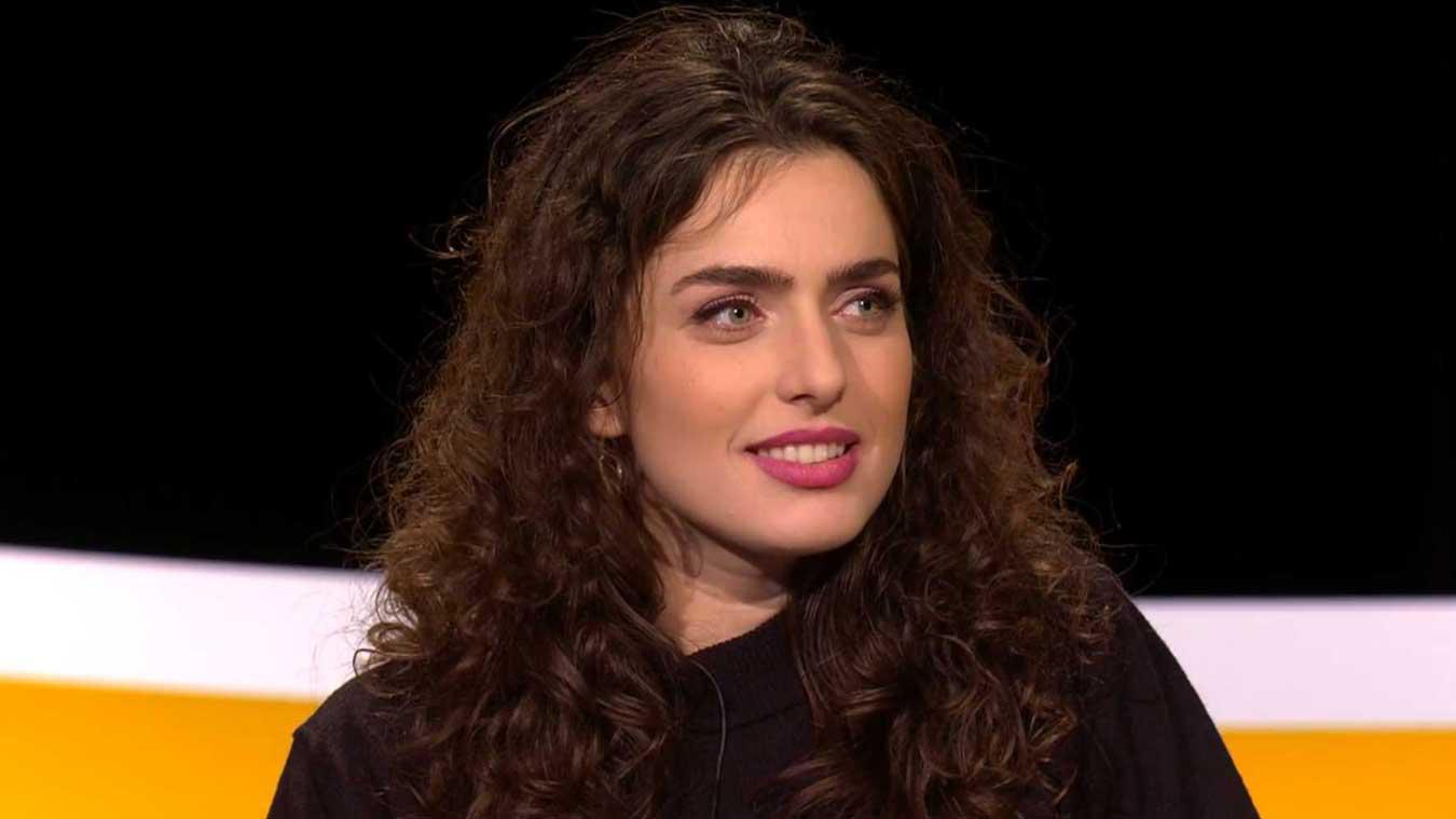 Olga Leyers draagt opvallende outfit in ‘De Allerslimste Mens’: «Gewaagd dat ze geen broek